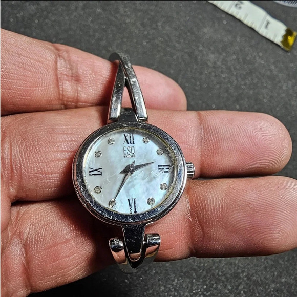 ESQ Swiss Ladies Quartz Watch Mother Of Pearl Dial Silver Tone Working WR 3ATM - Picture 2 of 9